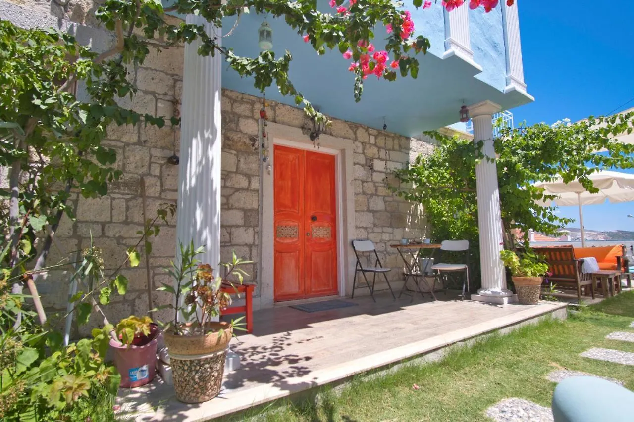 Ionic Alacati Çeşme 0*,